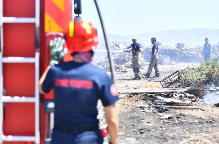 İzmir’de Yangınlar Bir Ayda 26 Bin Hektarı Etkiledi