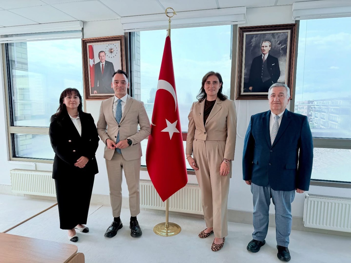 T.C. Düsseldorf Başkonsolosluğu’nda Görev Değişimi