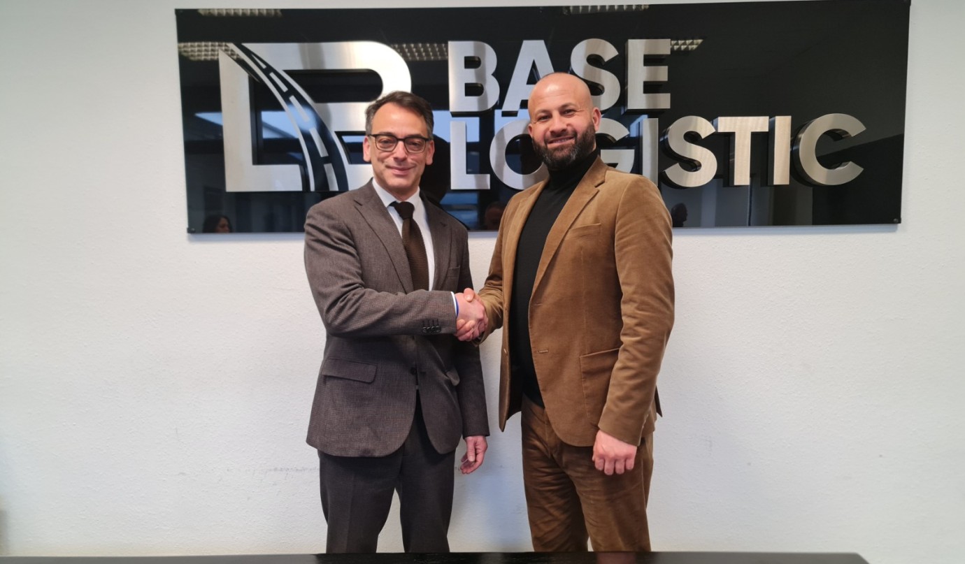 T.C. Düsseldorf Başkonsolosu ve Ataşelerden Base Logistik’e Ziyaret
